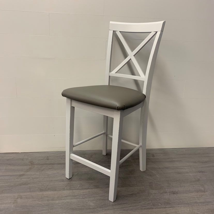 3 Rustic Farmhouse Style Bar Stools
