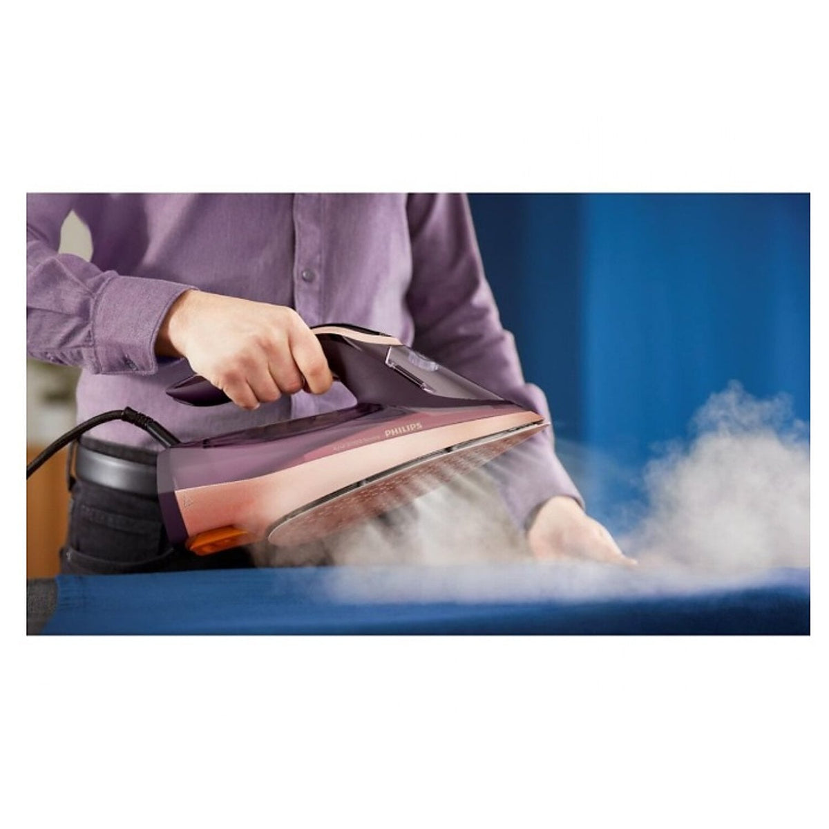 Refurbished Philips Steam Iron With 350 ml water tank and Vertical steam function - DST8040/30