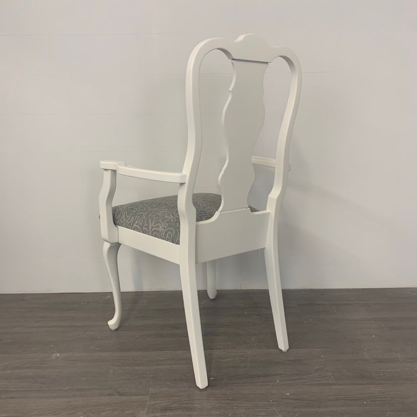6 Little White Dining Chairs