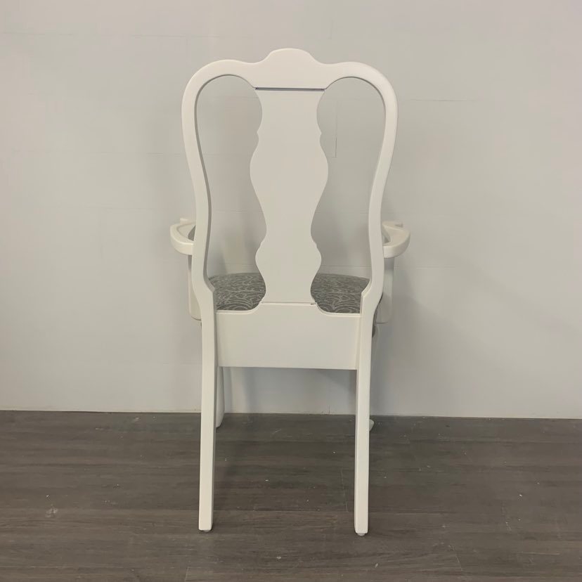 6 Little White Dining Chairs