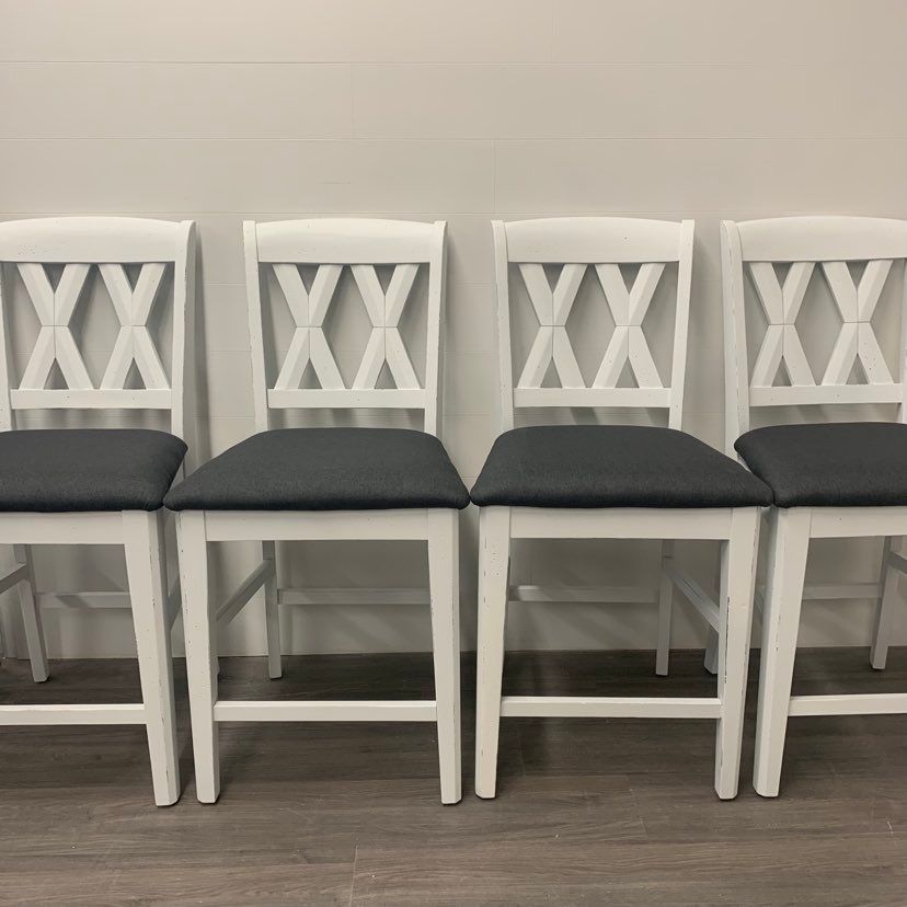 3 Rustic Farmhouse Style Stools