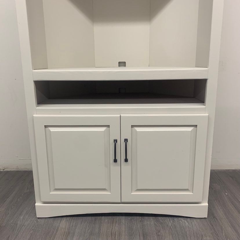 Antique White Farmhouse Style Corner Cabinet