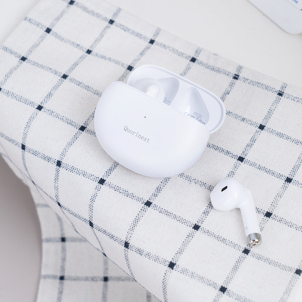 Quorinest TWS Earbuds Support Wireless Charging