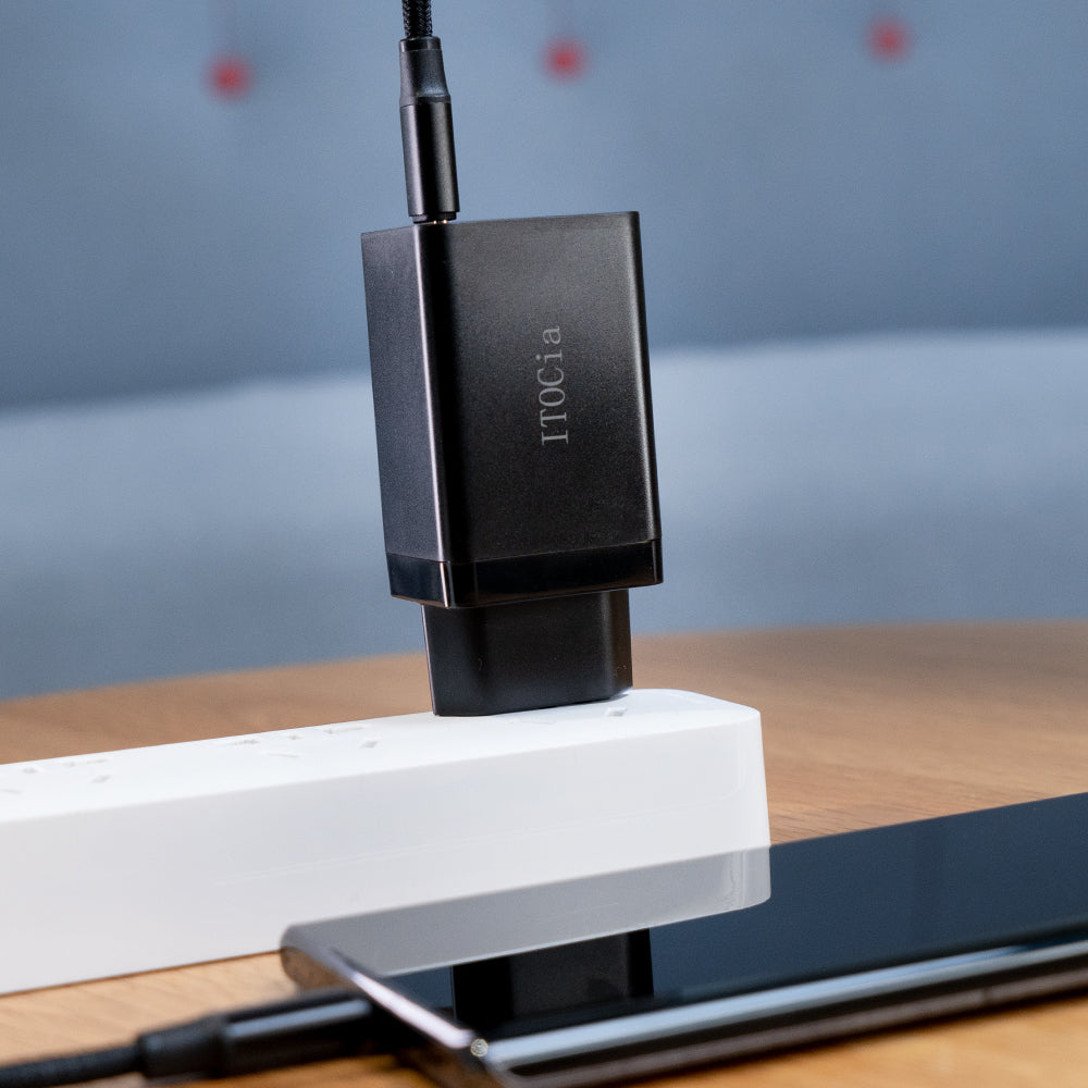 ITOCia 67W 2C+1A GAN 5 Mini Pro Fast Charger (EU)