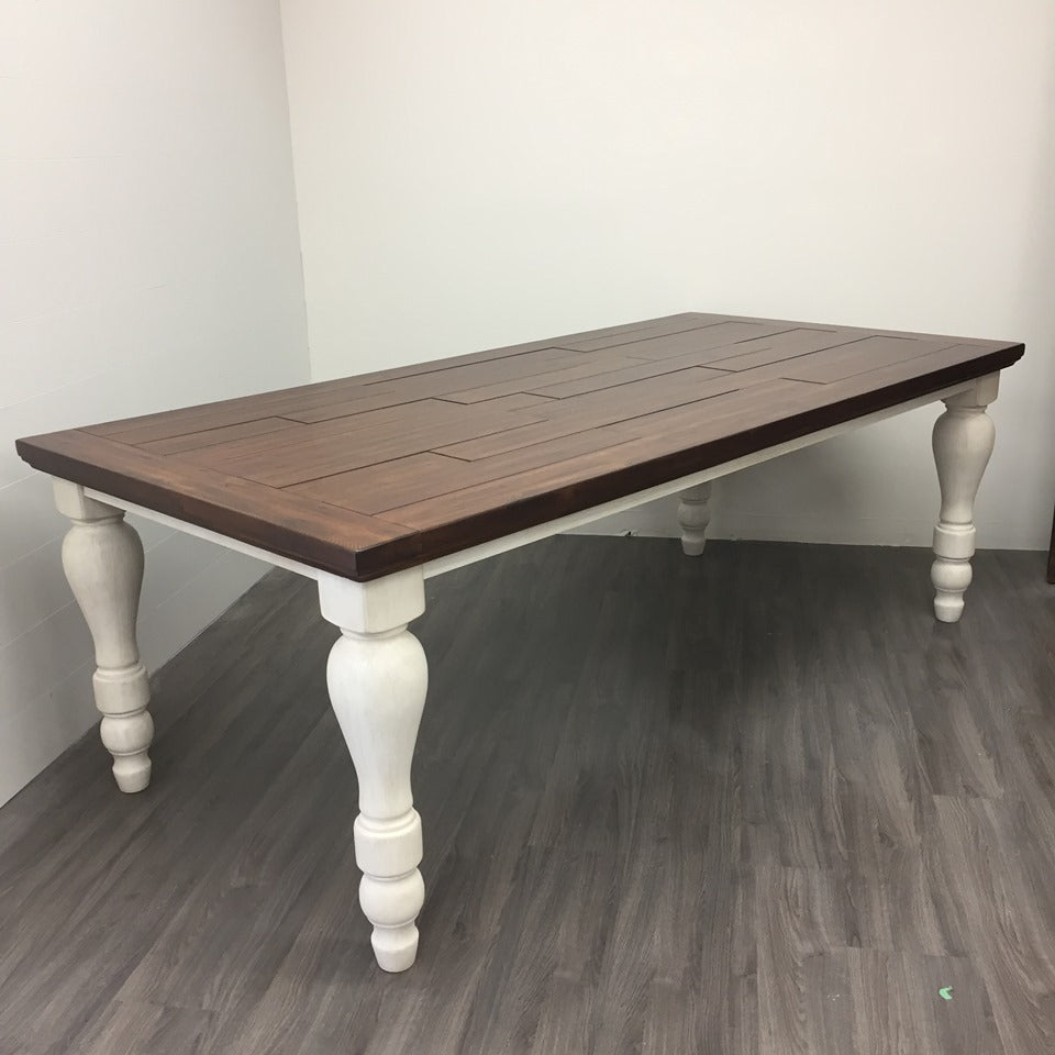 Marsilona Harvest Table