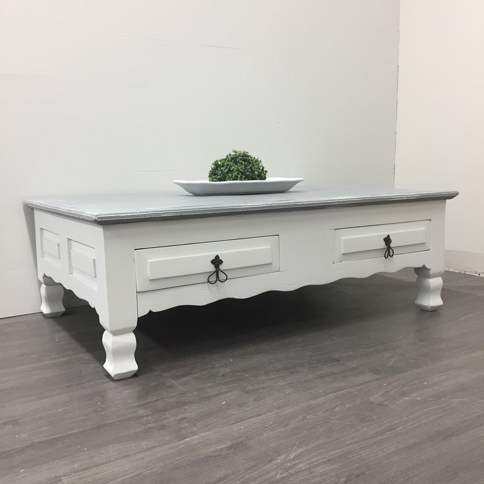Rustic Farmhouse Style Coffee Table