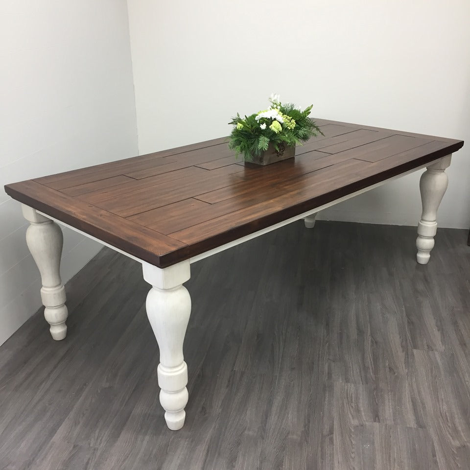 Marsilona Harvest Table