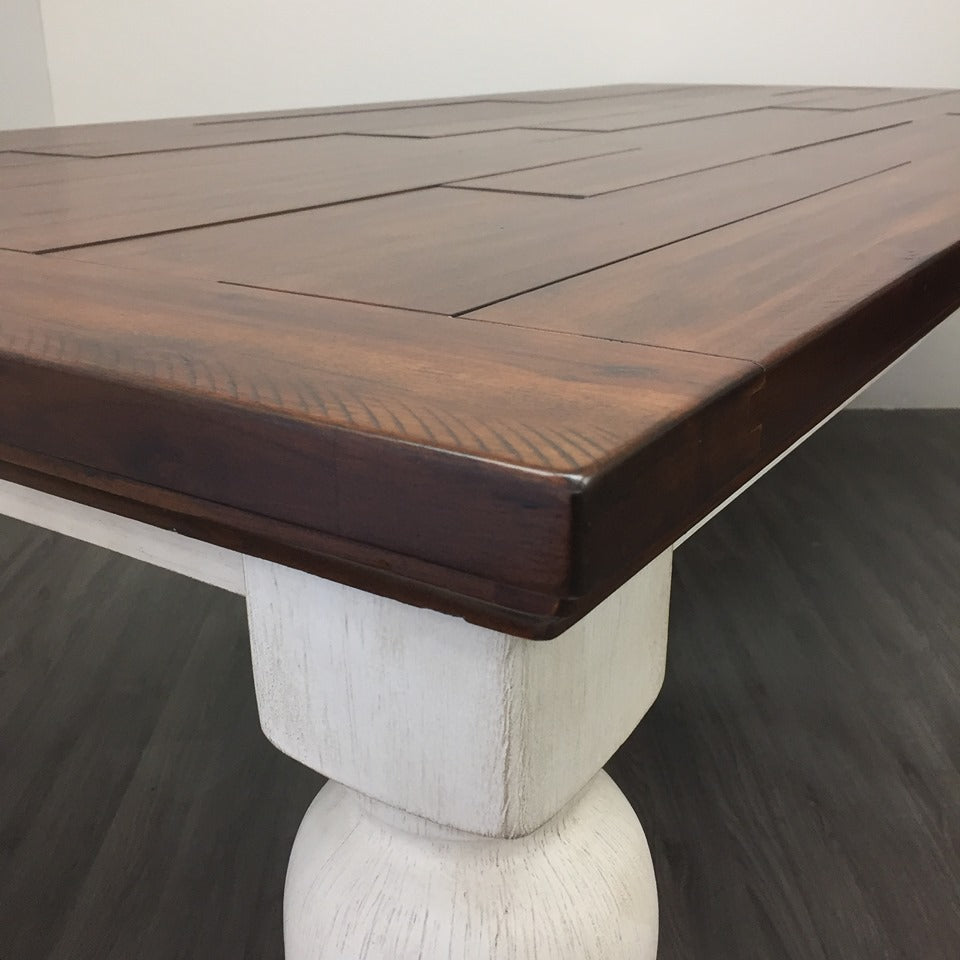 Marsilona Harvest Table