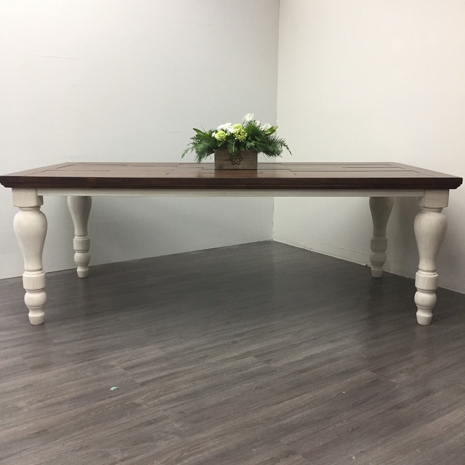 Marsilona Harvest Table