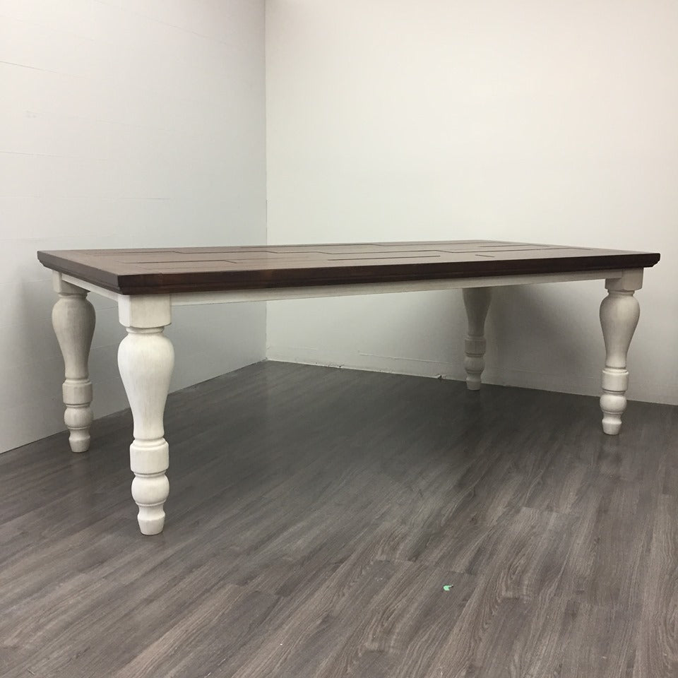 Marsilona Harvest Table
