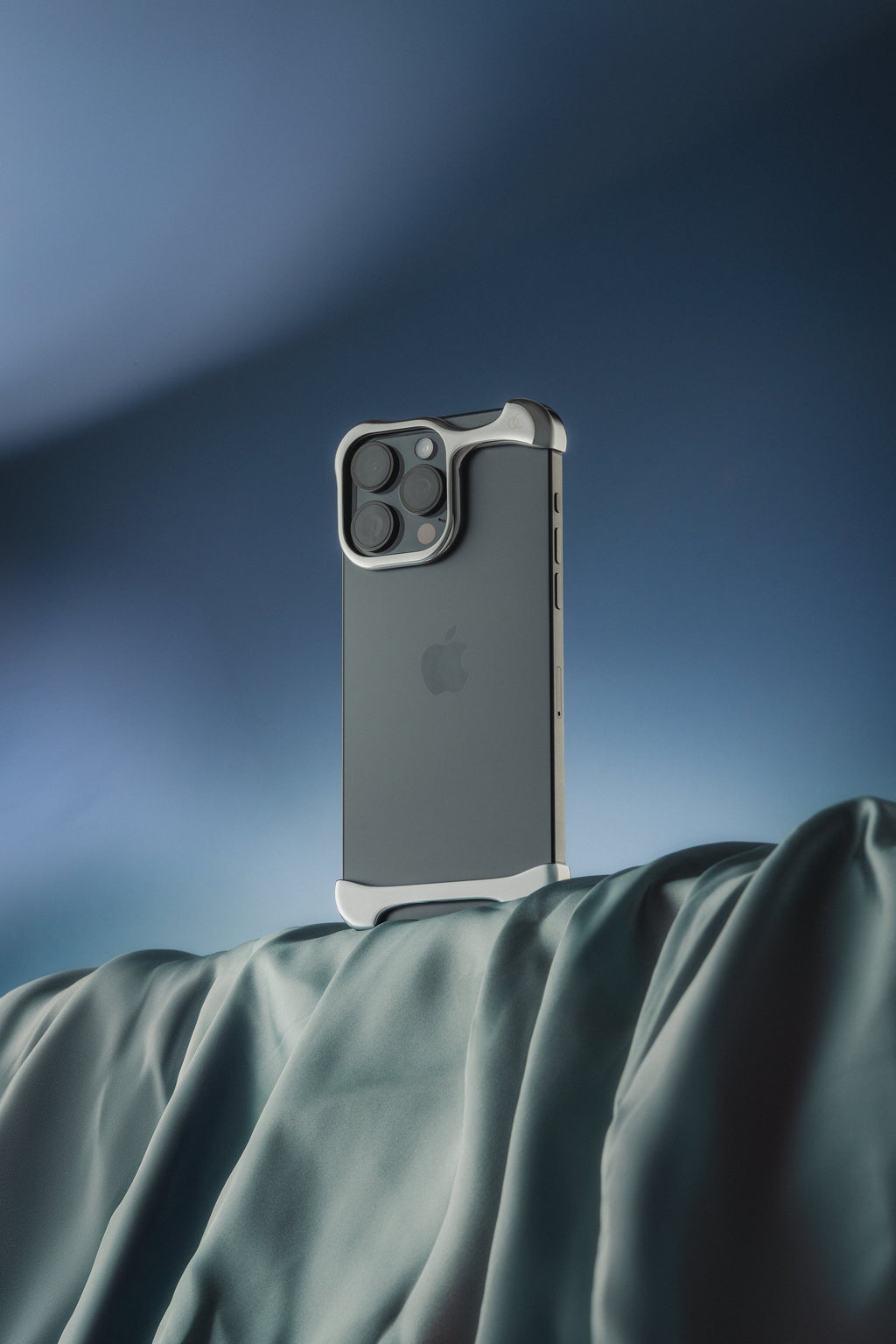 Arc Pulse for iPhone 16 Pro Max