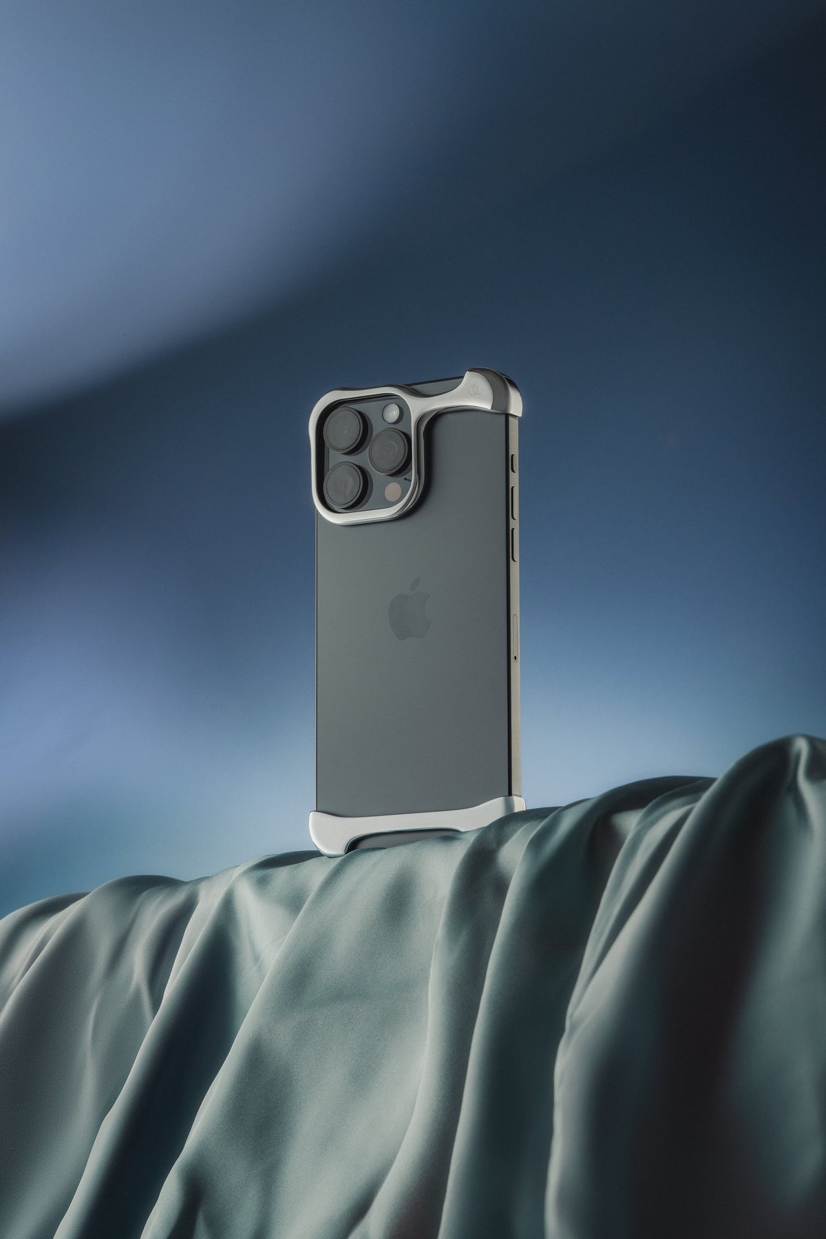 Arc Pulse for iPhone 16 Pro Max
