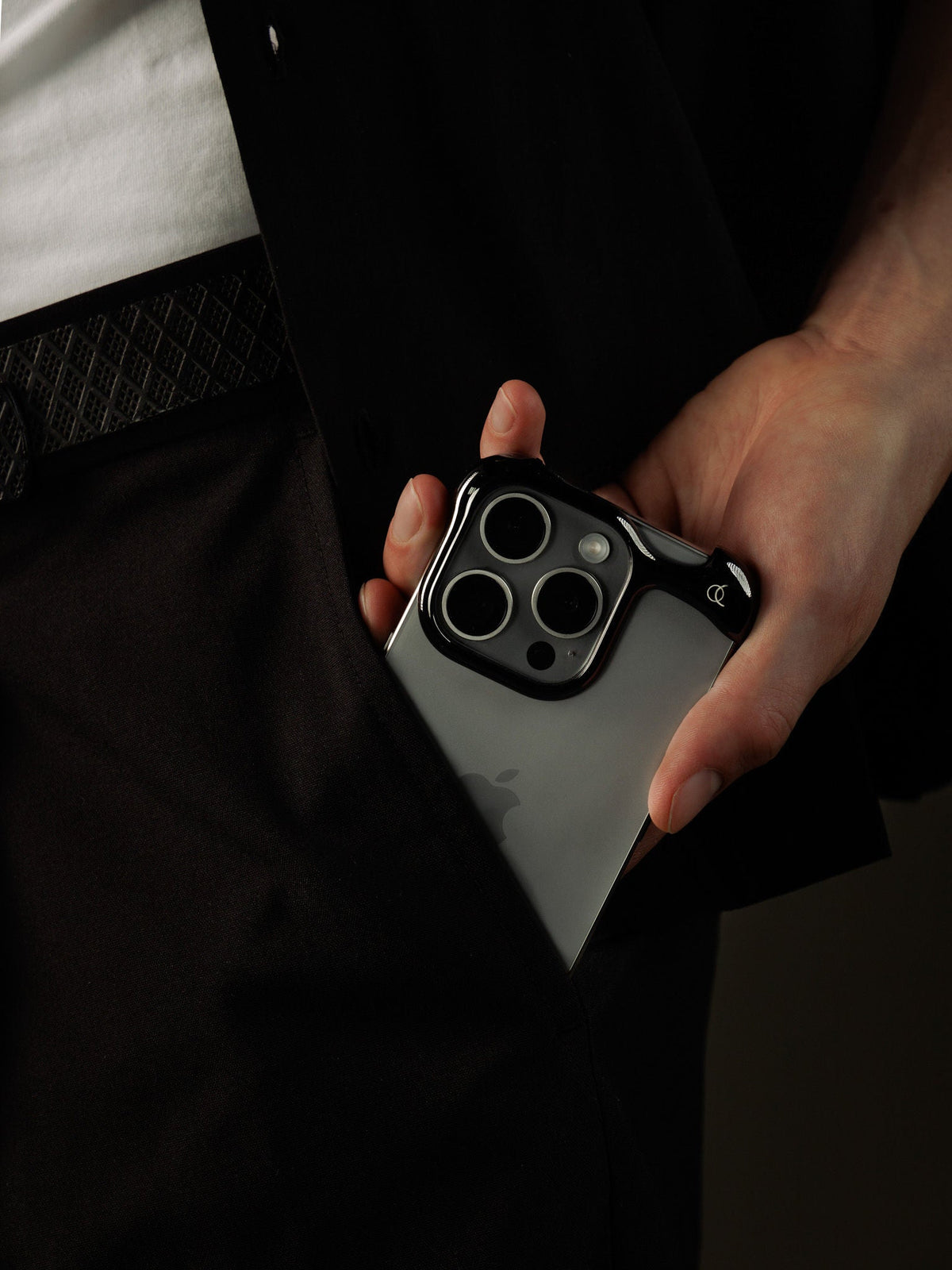 Arc Pulse for iPhone 16 Pro Max
