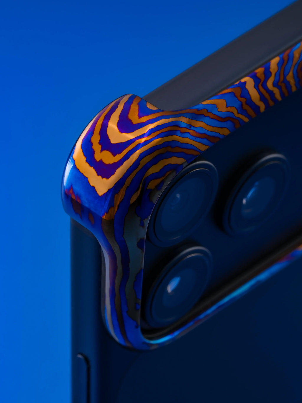 Damascus Opal Arc Pulse for iPhone 17 Pro