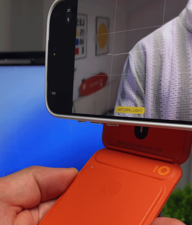 Trackable Tripod Wallet