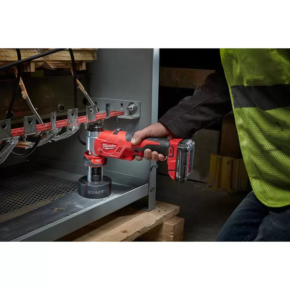 Milwaukee 2677-23 M18 18V 4-Inch 6-Ton Forcelogic Knockout Tool Kit